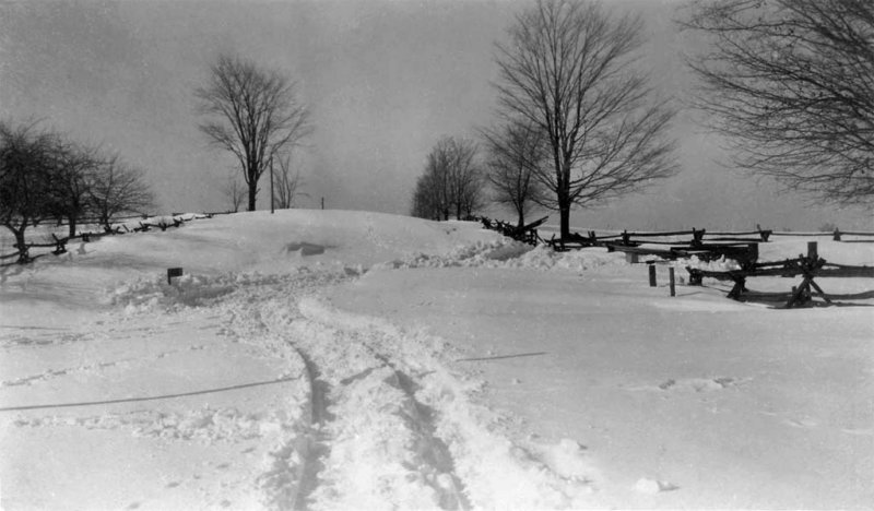 mailboxinthesnow.jpg